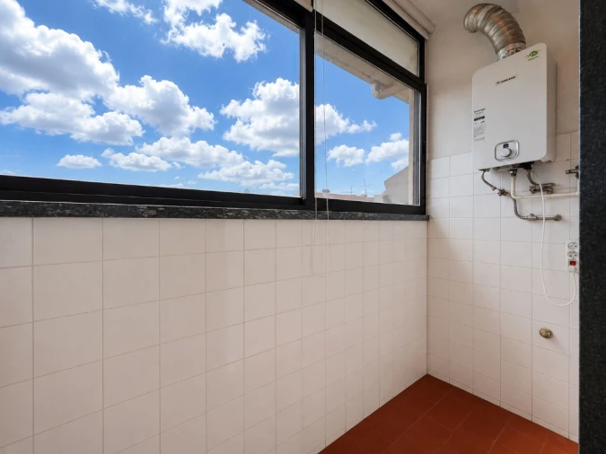 Apartamento T5 para Venda em Santo Antonio dos Olivais Foto 6