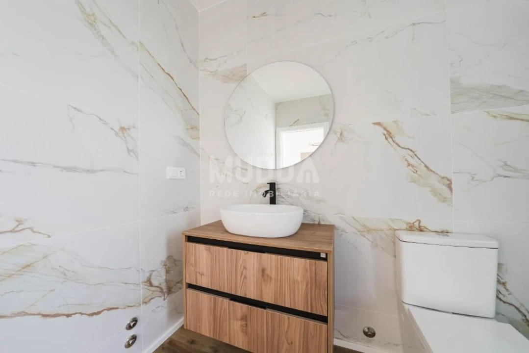 Moradia T4 para Venda em Santa Maria, São Pedro e Sobral da Lagoa Foto 18