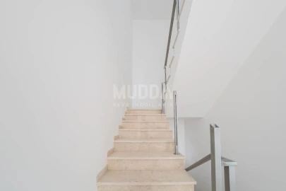 Moradia T4 para Venda em Santa Maria, São Pedro e Sobral da Lagoa