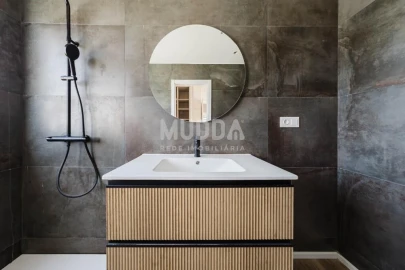 Moradia T4 para Venda em Santa Maria, São Pedro e Sobral da Lagoa