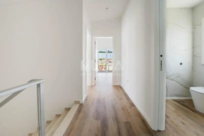 Moradia T4 para Venda em Santa Maria, São Pedro e Sobral da Lagoa