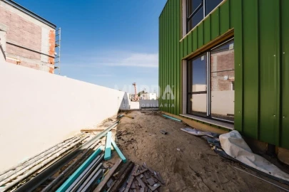 Moradia T4 para Venda em Santa Maria, São Pedro e Sobral da Lagoa