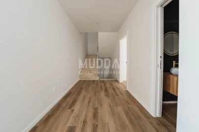 Moradia T4 para Venda em Santa Maria, São Pedro e Sobral da Lagoa