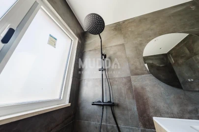 Moradia T4 para Venda em Santa Maria, São Pedro e Sobral da Lagoa