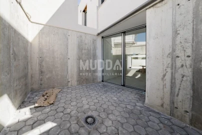 Moradia T4 para Venda em Santa Maria, São Pedro e Sobral da Lagoa