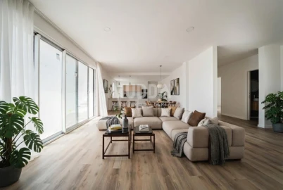 Moradia T4 para Venda em Santa Maria, São Pedro e Sobral da Lagoa