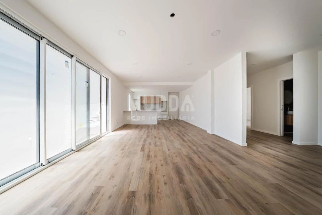 Moradia T4 para Venda em Santa Maria, São Pedro e Sobral da Lagoa Foto 2