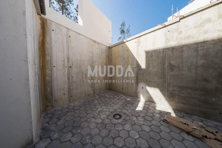 Moradia T4 para Venda em Santa Maria, São Pedro e Sobral da Lagoa Foto 49