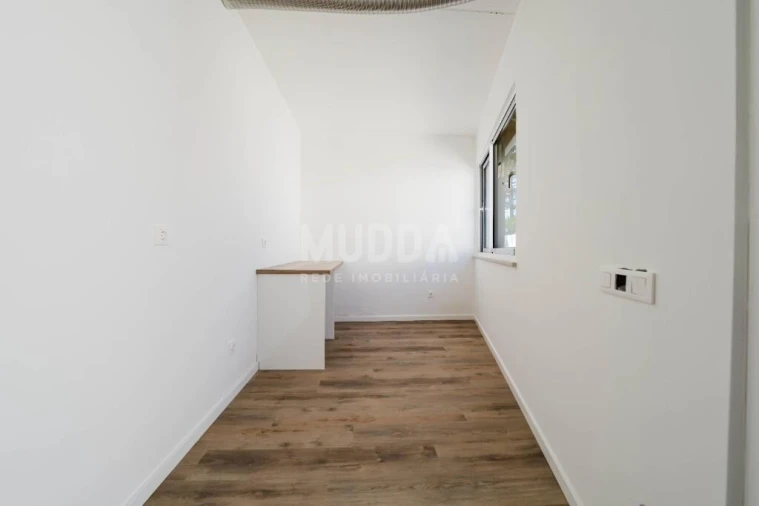 Moradia T4 para Venda em Santa Maria, São Pedro e Sobral da Lagoa Foto 8