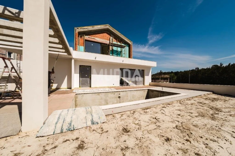 Moradia T4 para Venda em Santa Maria, São Pedro e Sobral da Lagoa Foto 58