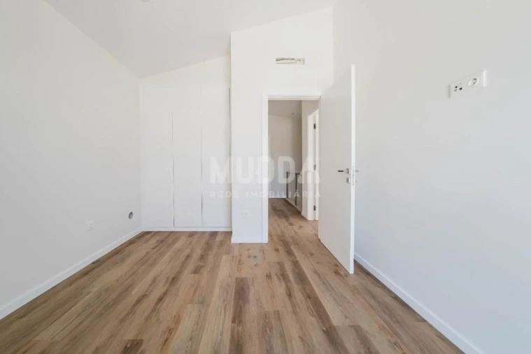 Moradia T4 para Venda em Santa Maria, São Pedro e Sobral da Lagoa Foto 37