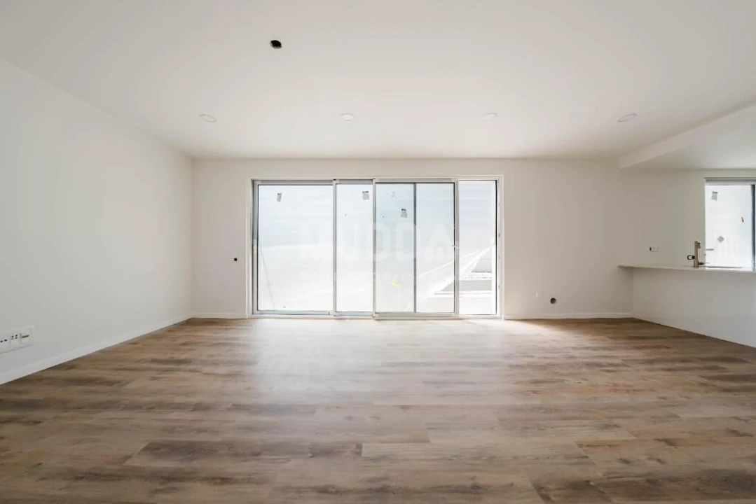 Moradia T4 para Venda em Santa Maria, São Pedro e Sobral da Lagoa Foto 4