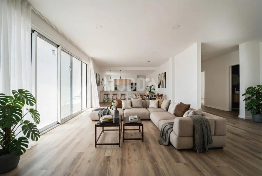 Moradia T4 para Venda em Santa Maria, São Pedro e Sobral da Lagoa Foto 3