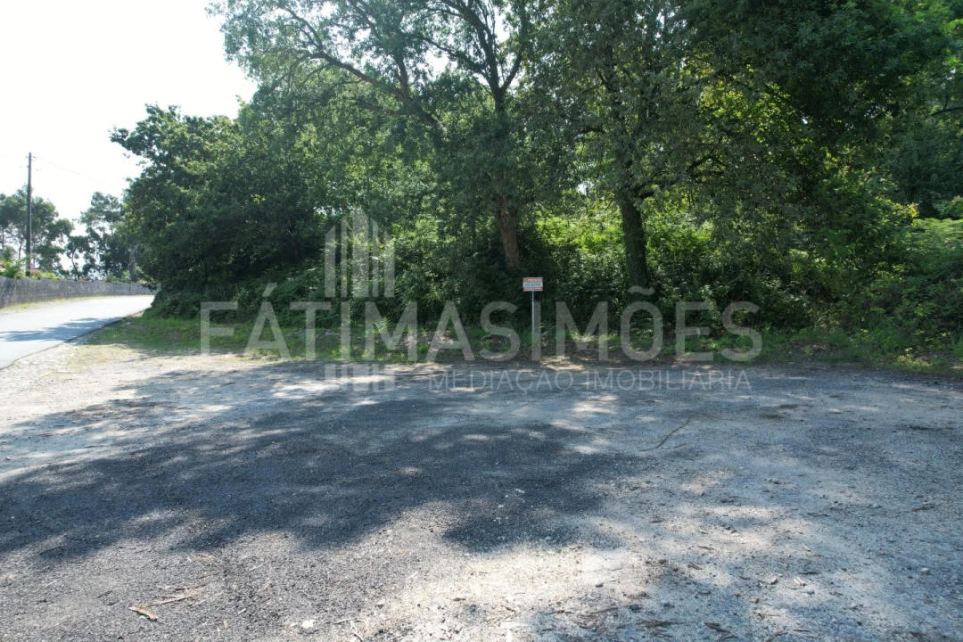 Terreno para Venda em Freixieiro de Soutelo Foto 2
