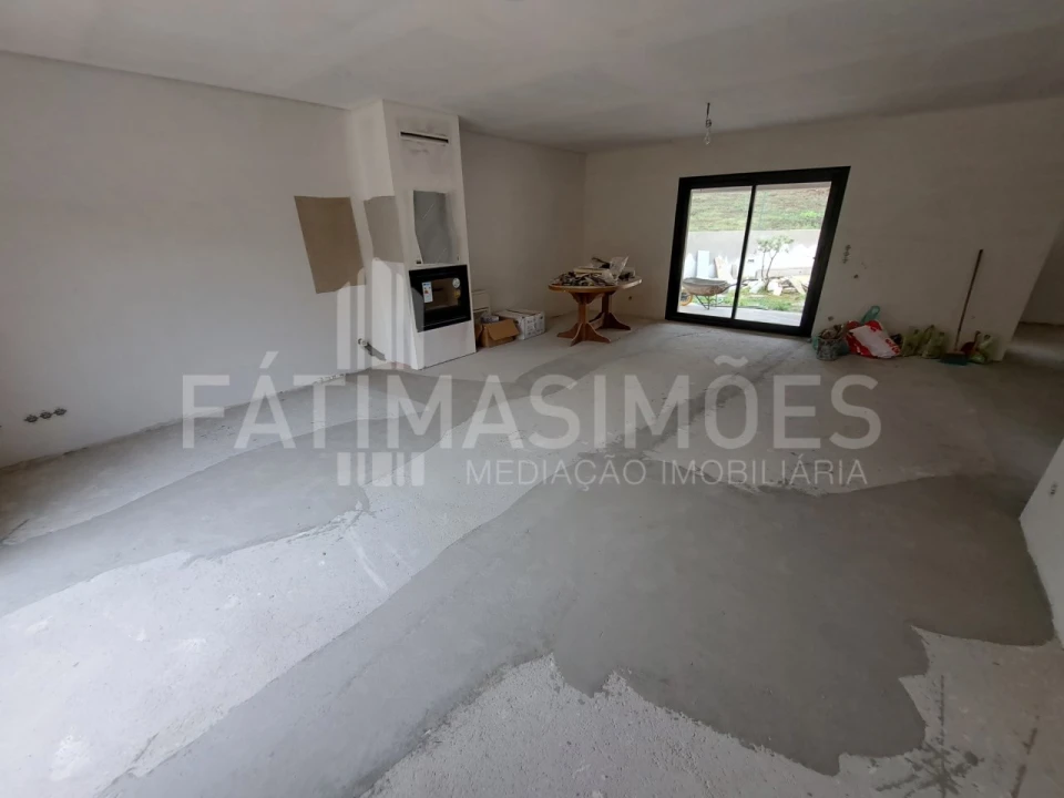 Moradia T4 para Venda em Riba de Ancora Foto 5