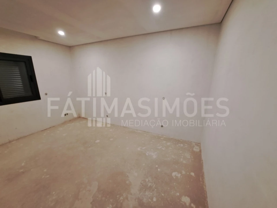 Moradia T4 para Venda em Riba de Ancora Foto 7