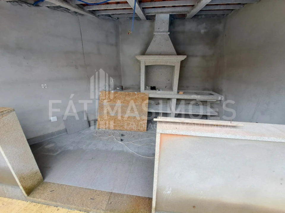 Moradia T4 para Venda em Riba de Ancora Foto 22