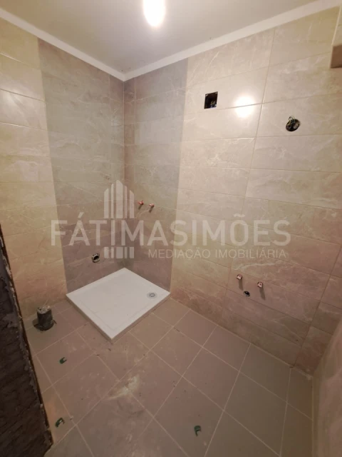 Moradia T4 para Venda em Riba de Ancora