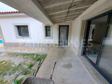 Moradia T4 para Venda em Riba de Ancora