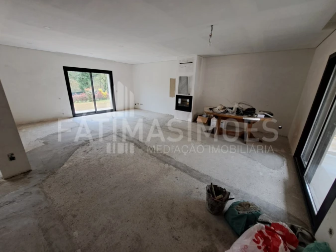 Moradia T4 para Venda em Riba de Ancora Foto 4