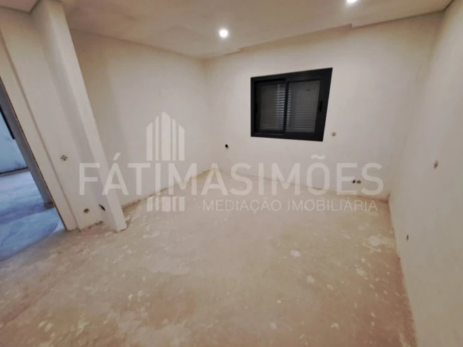 Moradia T4 para Venda em Riba de Ancora Foto 8