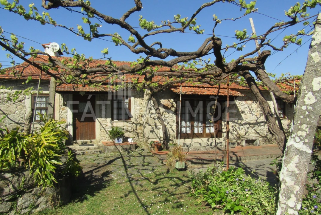 Quinta T4 para Venda em Freixieiro de Soutelo Foto 1