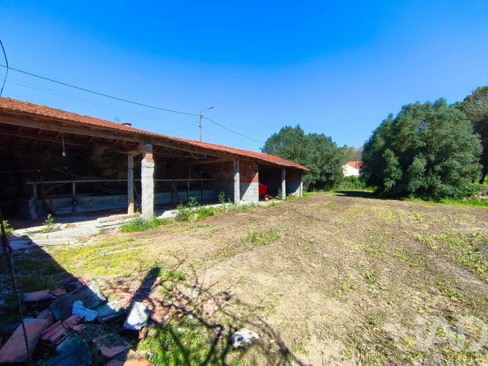 Moradia T5 para Venda em Alvarães Foto 30