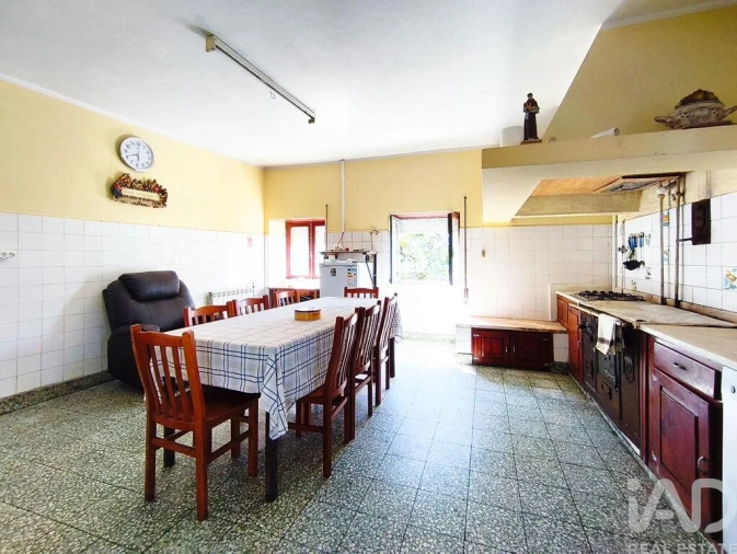 Moradia T5 para Venda em Alvarães Foto 5