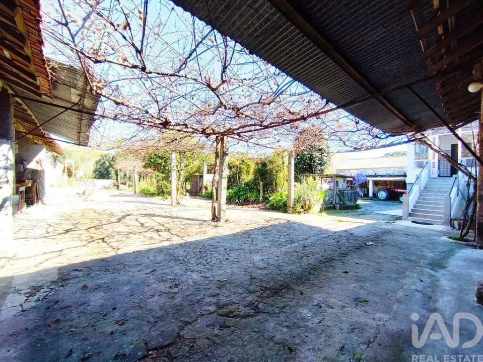 Moradia T5 para Venda em Alvarães Foto 23