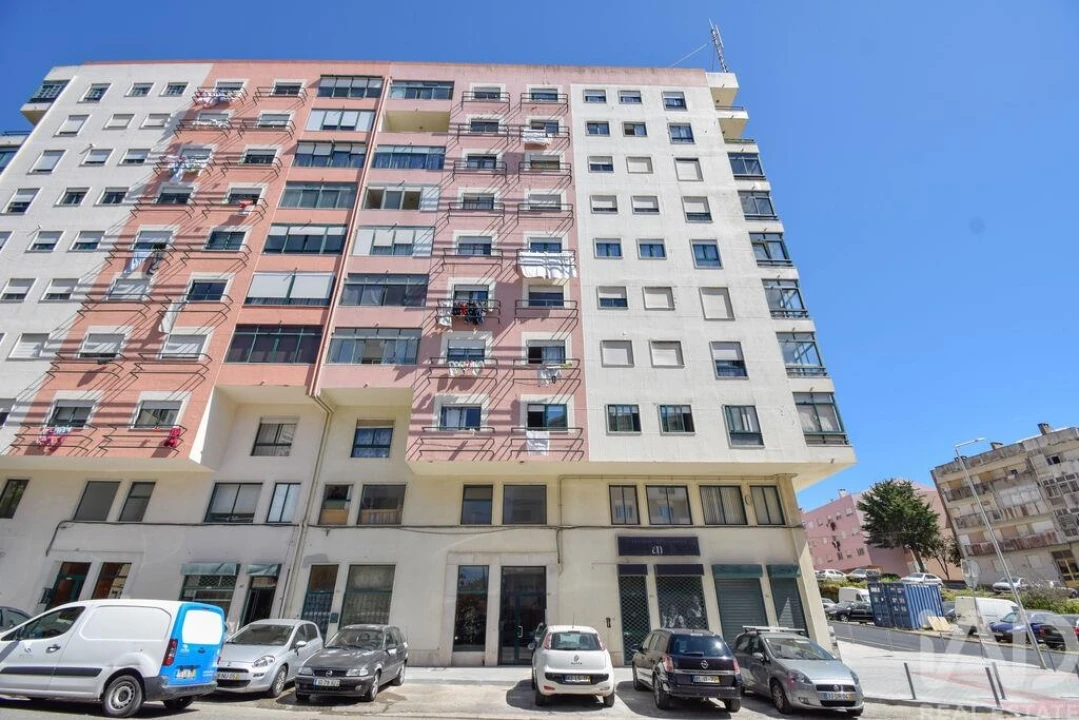 Apartamento T2 para Venda em Agualva e Mira-Sintra Foto 30