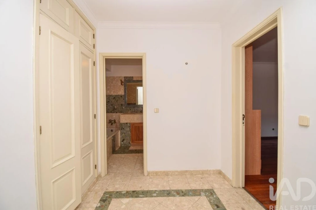 Apartamento T2 para Venda em Agualva e Mira-Sintra Foto 14