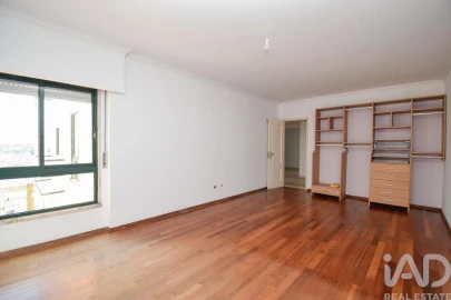 Apartamento T2 para Venda em Agualva e Mira-Sintra