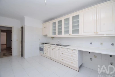 Apartamento T2 para Venda em Agualva e Mira-Sintra