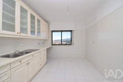 Apartamento T2 para Venda em Agualva e Mira-Sintra