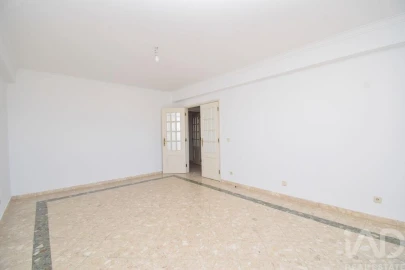 Apartamento T2 para Venda em Agualva e Mira-Sintra