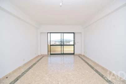 Apartamento T2 para Venda em Agualva e Mira-Sintra