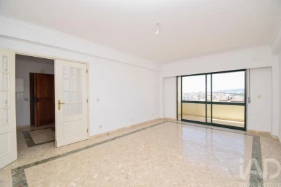 Apartamento T2 para Venda em Agualva e Mira-Sintra