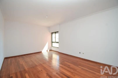 Apartamento T2 para Venda em Agualva e Mira-Sintra
