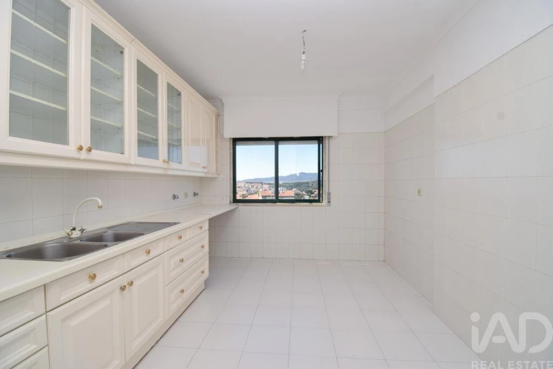 Apartamento T2 para Venda em Agualva e Mira-Sintra Foto 6