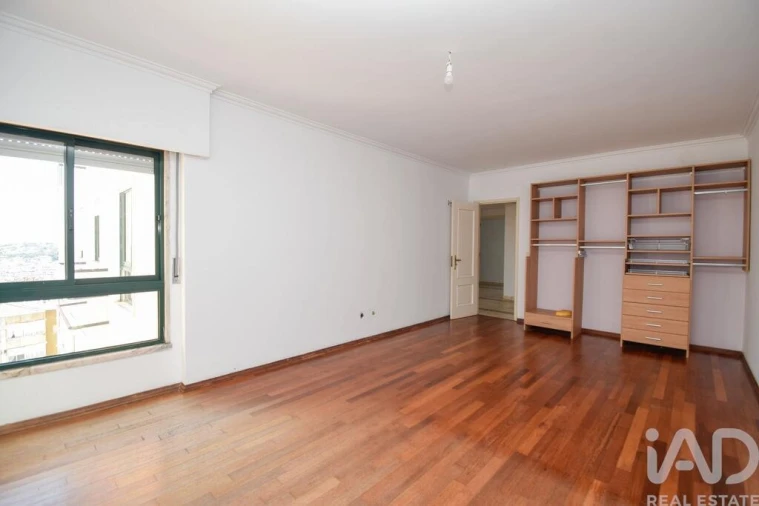 Apartamento T2 para Venda em Agualva e Mira-Sintra Foto 18