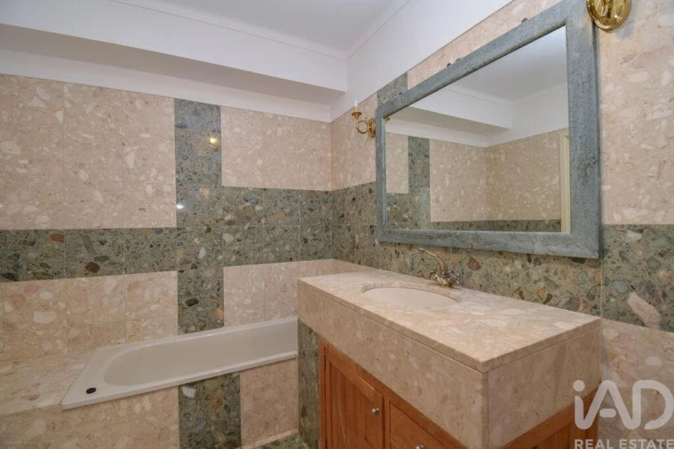 Apartamento T2 para Venda em Agualva e Mira-Sintra Foto 22