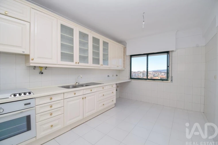Apartamento T2 para Venda em Agualva e Mira-Sintra Foto 5
