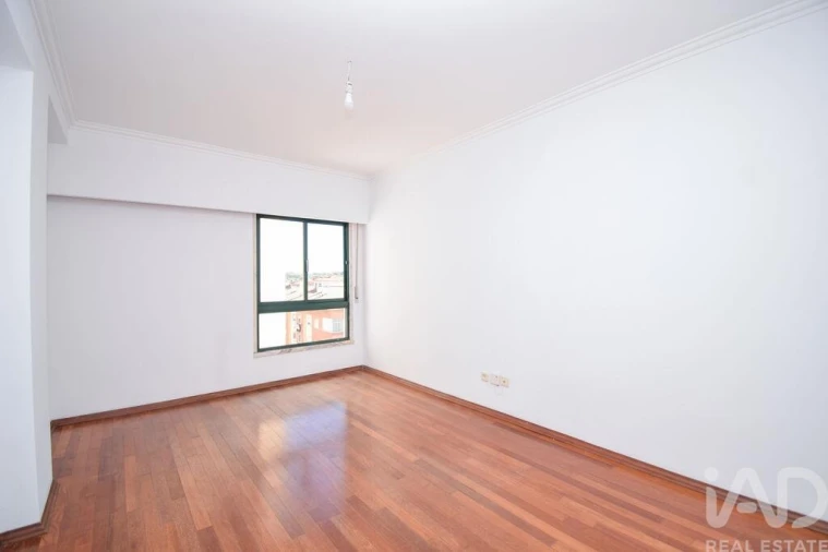 Apartamento T2 para Venda em Agualva e Mira-Sintra Foto 19