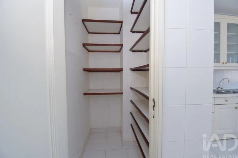 Apartamento T2 para Venda em Agualva e Mira-Sintra Foto 10