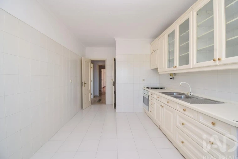 Apartamento T2 para Venda em Agualva e Mira-Sintra Foto 8
