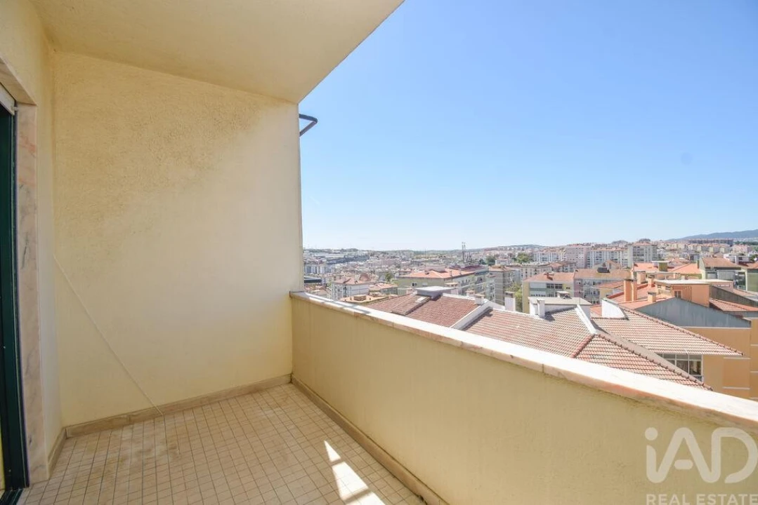 Apartamento T2 para Venda em Agualva e Mira-Sintra Foto 23