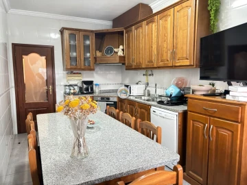 Apartamento T3 para Venda em Margaride, Várzea, Lagares, Varziela, Moure