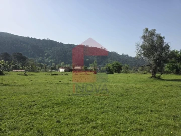 Moradia T3 para Venda em Escariz (São Mamede) e Escariz (São Martinho)