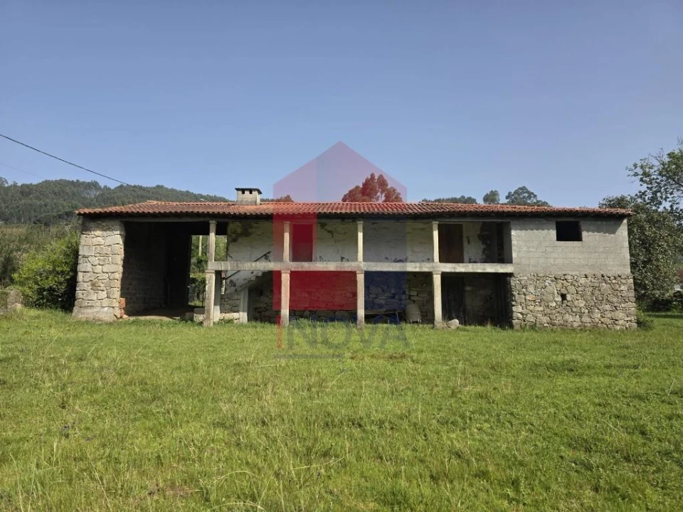 Moradia T3 para Venda em Escariz (São Mamede) e Escariz (São Martinho) Foto 2