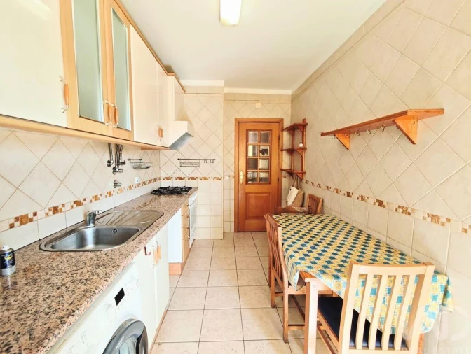 Apartamento T2 para Venda em Portimão Foto 18